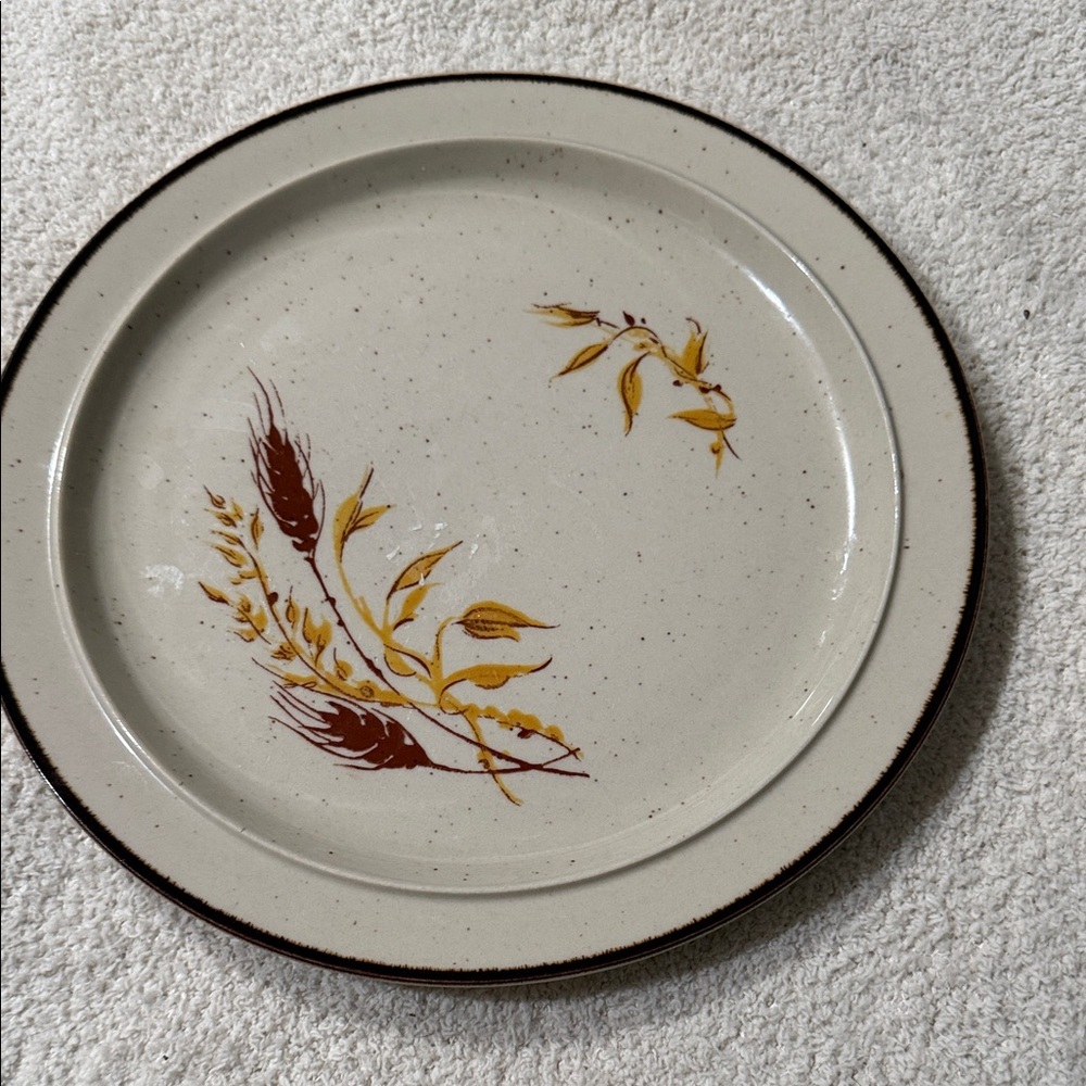AnchorHocking Noritake Cream Stoneware Dish - Picture 2 of 2